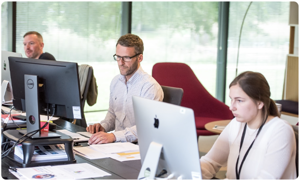 Our experts work for you Our experts work for you