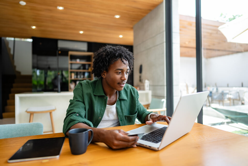 Online Wire Transfers: Secure, Low-Fee Transfers in Canada